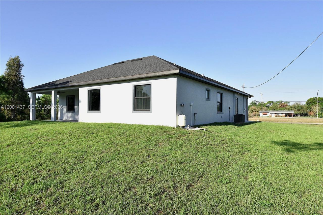920 Edward Ave, Lehigh Acres, FL 33936 Photo
