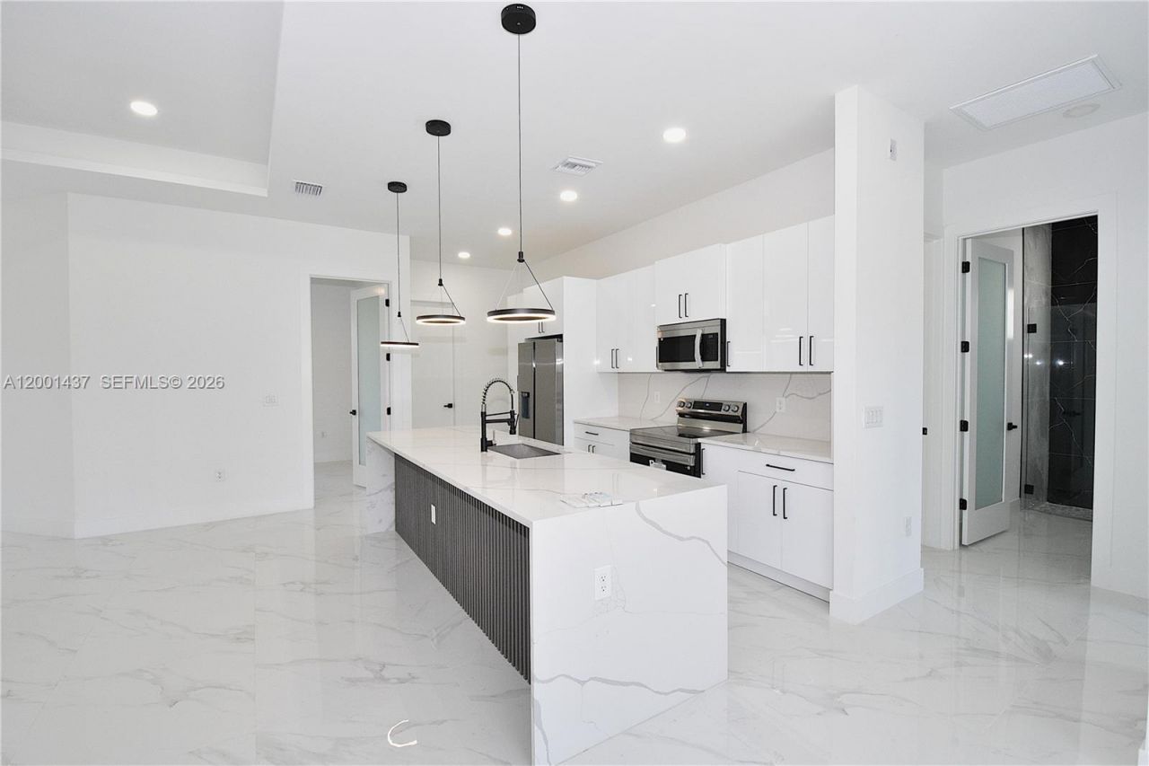 920 Edward Ave, Lehigh Acres, FL 33936 Photo
