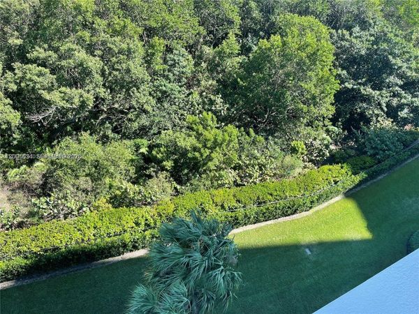 15051 ROYAL OAKS LN , Unit 601, North Miami, FL 33181