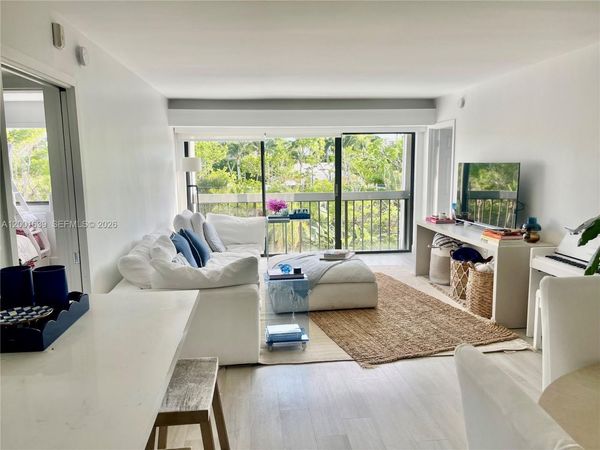 255 Galen Dr , Unit 3D, Key Biscayne, FL 33149