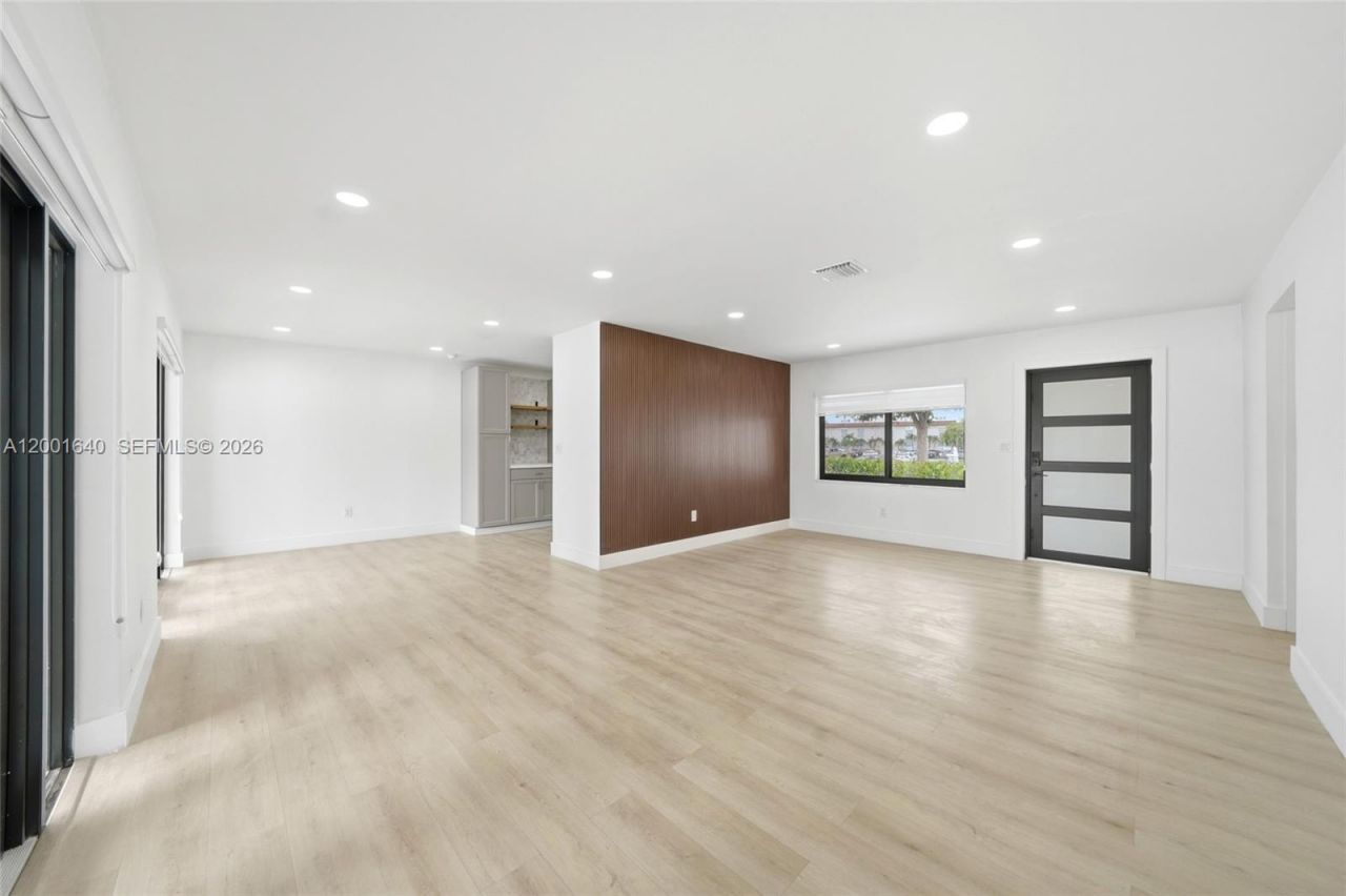 7200 W 12th Ave, Hialeah, FL 33014 Photo