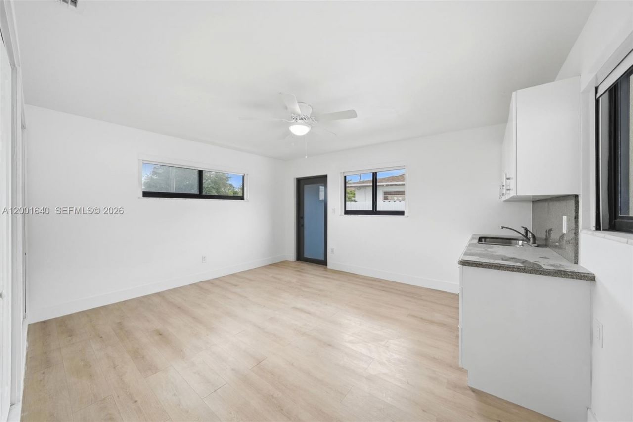 7200 W 12th Ave, Hialeah, FL 33014 Photo