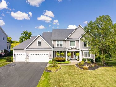 6664 Saint Johns Parkway , Victor, NY 14564