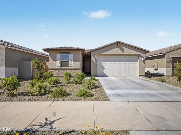 16014 W DESERT HOLLOW Drive, Surprise, AZ 85387