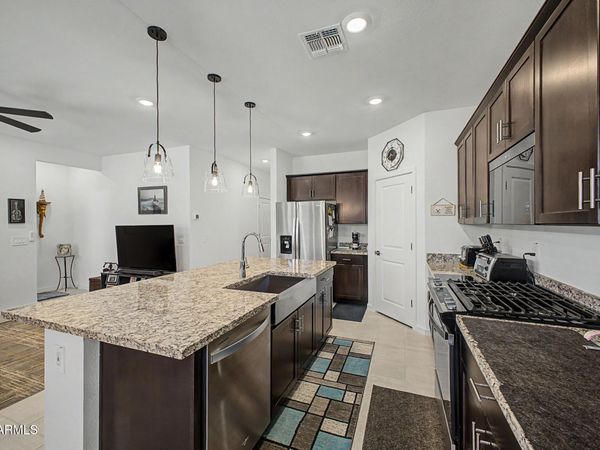 16014 W DESERT HOLLOW Drive, Surprise, AZ 85387