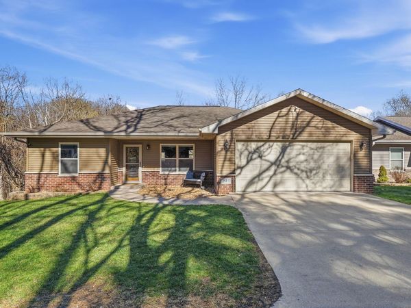 235 Valley Street, Dubuque, IA 52003