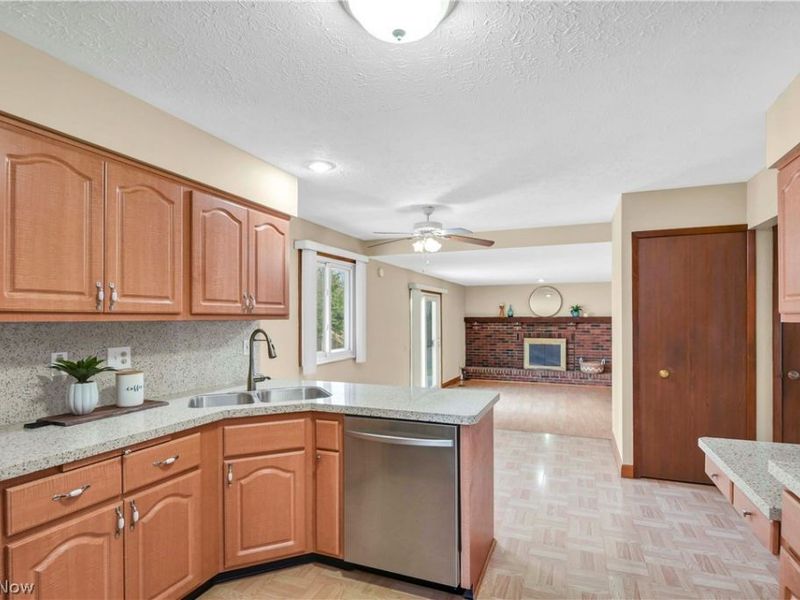 8601 State Road, North Royalton, OH 44133 Photo 15