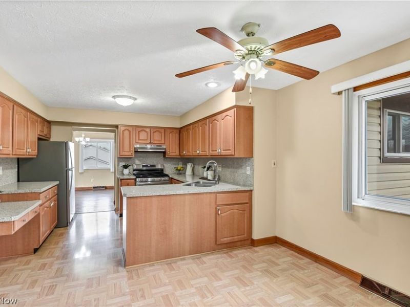 8601 State Road, North Royalton, OH 44133 Photo 17