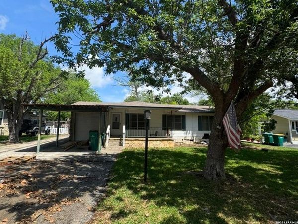 514 E BANDERA RD, Boerne, TX 78006