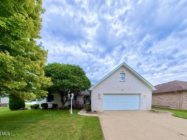 1013 S Lallendorf Road, Oregon, OH 43616
