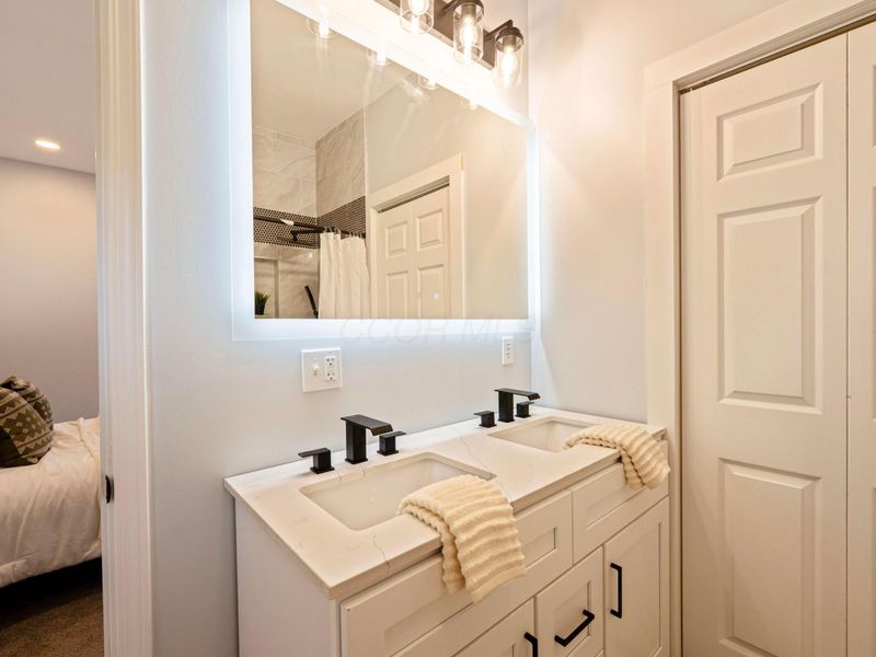 150 N Oak Street, London, OH 43140 Photo 26