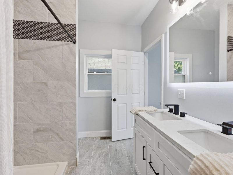 150 N Oak Street, London, OH 43140 Photo 30