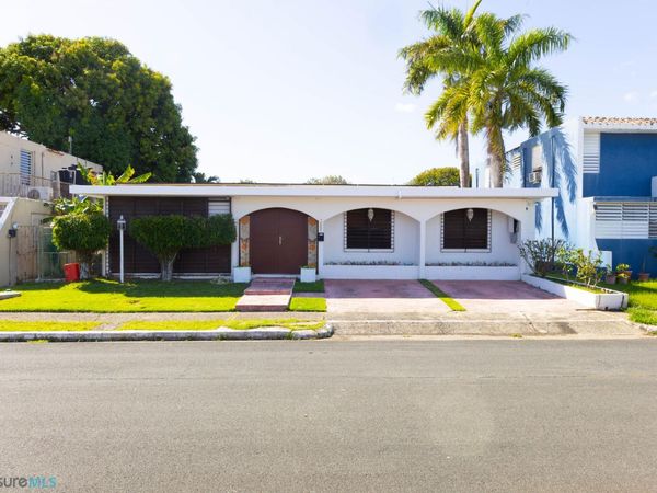 1554 CALLE VARRACUDA, Carolina, PR 00983