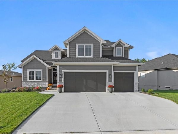 17808 Rainbow Boulevard, Stilwell, KS 66085