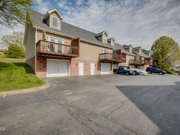 206 Cambridgeshire Court, Johnson City, TN 37615