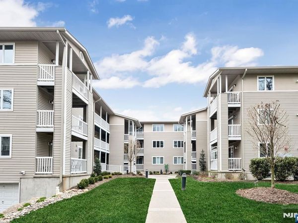 218 Orchard Park, ALLENDALE, NJ 07401