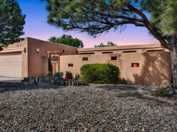 1037 Lawrence Drive NE, Albuquerque, NM 87123