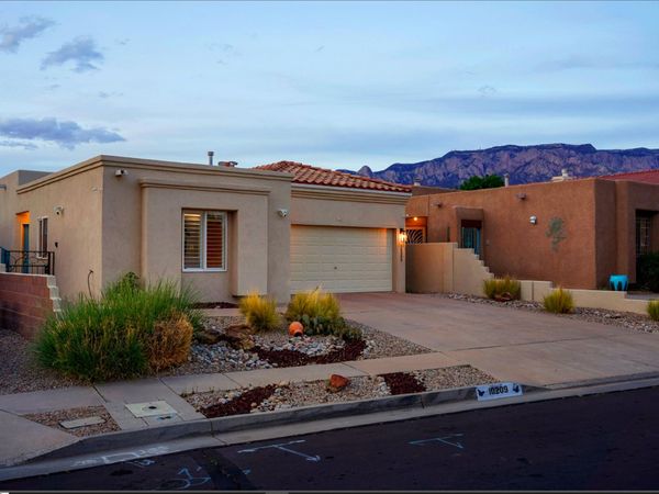 10209 Jarash Place NE, Albuquerque, NM 87122