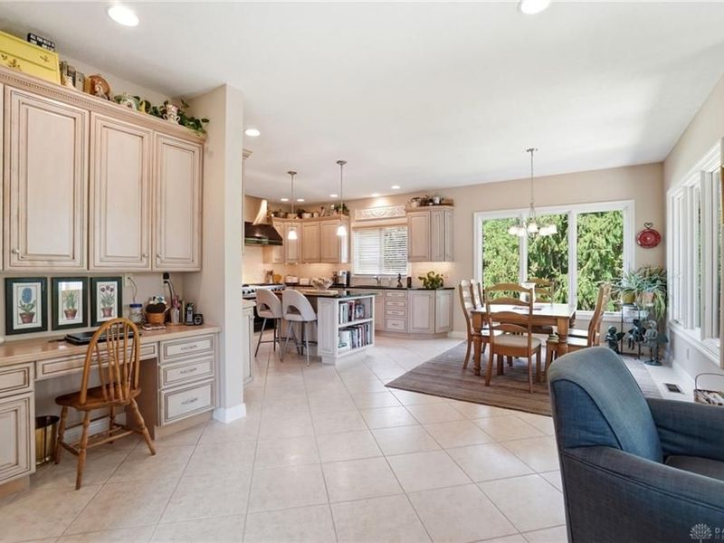 7286 Meeker Creek Drive, Butler Township, OH 45414 Photo 24