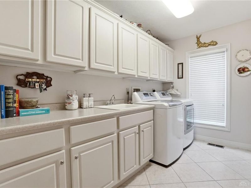 7286 Meeker Creek Drive, Butler Township, OH 45414 Photo 91