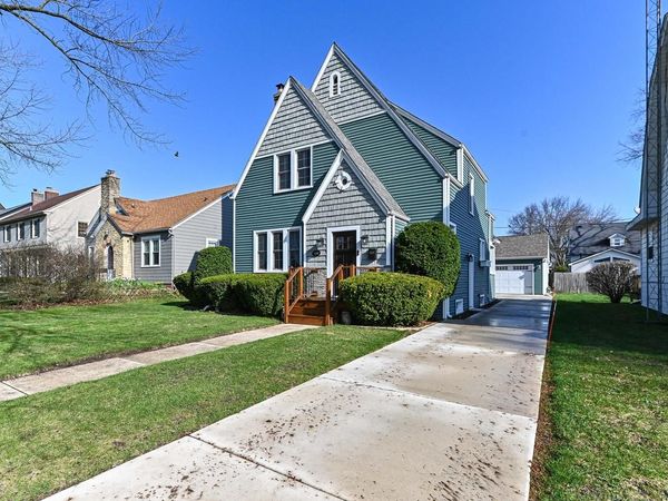 520 74th STREET, Kenosha, WI 53143