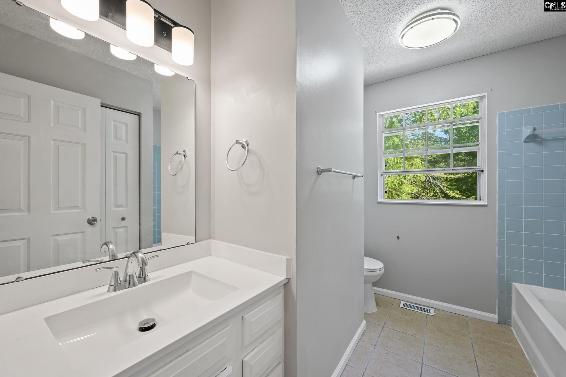 114 Woodspur Road Photo 19