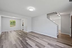 114 Woodspur Road  photo 4