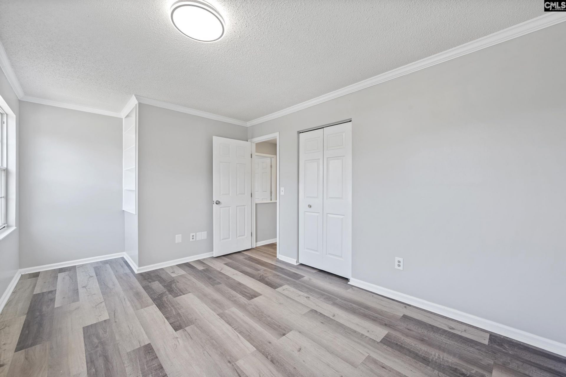 114 Woodspur Road Photo 20