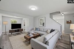 114 Woodspur Road photo 4