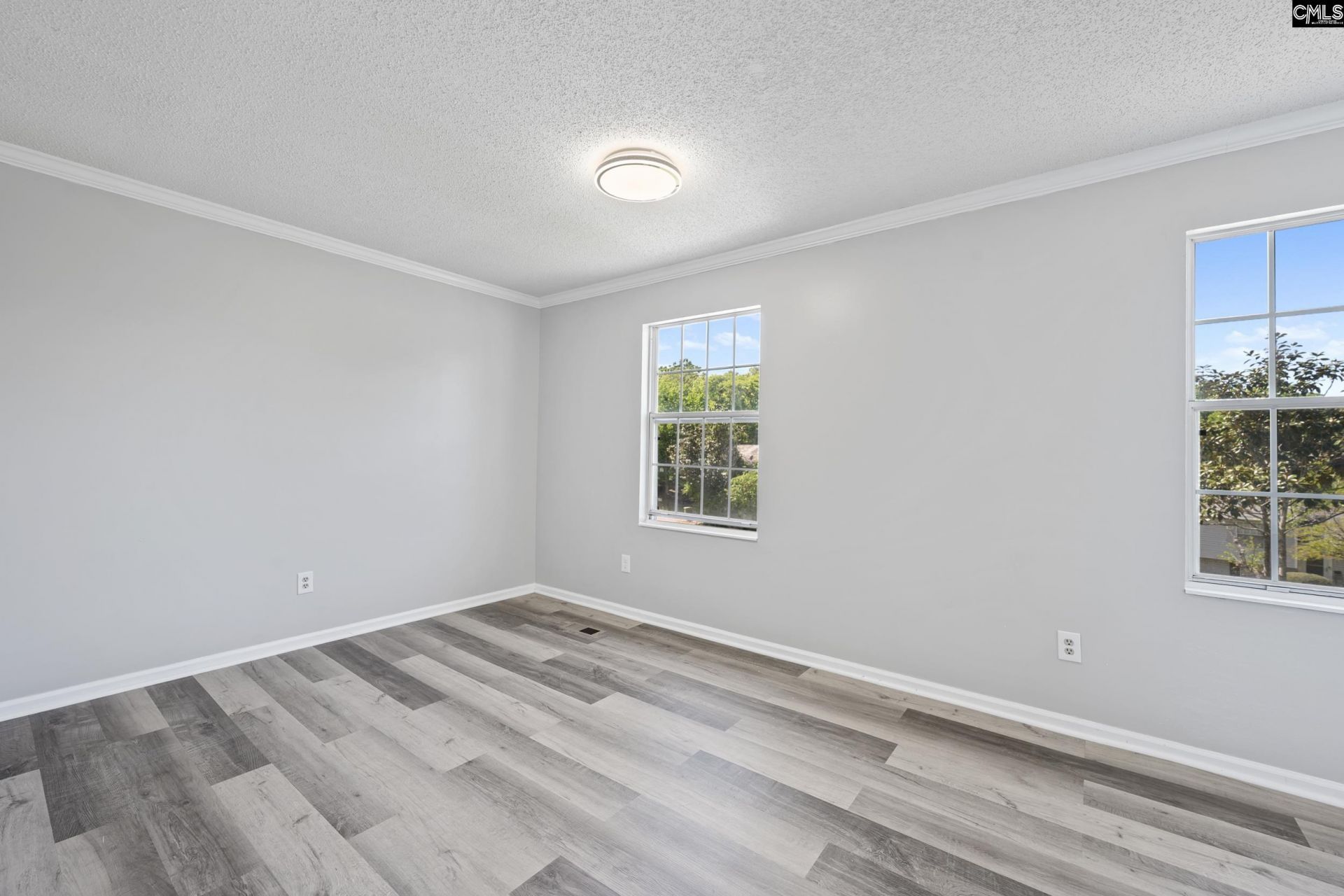 114 Woodspur Road  Photo 5