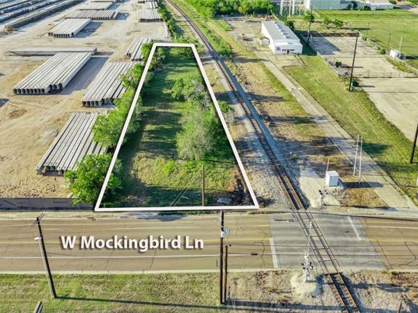 102 W Mockingbird Lane , Victoria, TX 77904