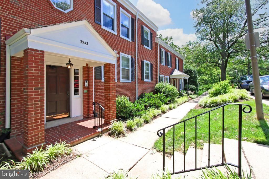 2943 S Dinwiddie Street , Unit B1, Arlington, VA 22206 Main Photo