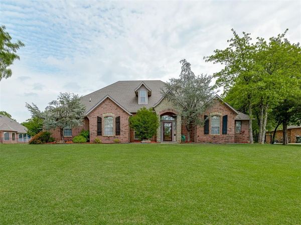 8762 Palermo Drive, Edmond, OK 73034