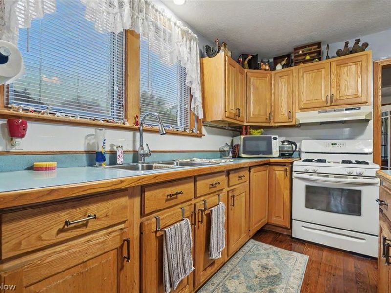 615 W Ohio Avenue, Sebring, OH 44672 Photo 3