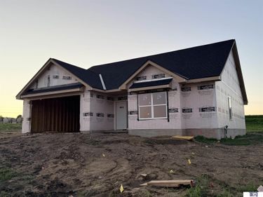 8910 Reed Street, Papillion, NE 68046