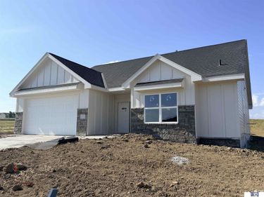 8910 Reed Street, Papillion, NE 68046