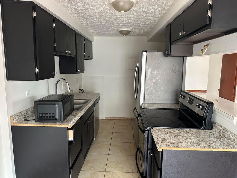 2516 Nassau Drive, Unit A, Columbus, OH 43232 Photo 16