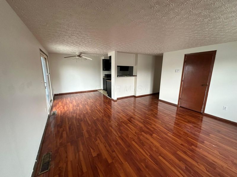 2516 Nassau Drive, Unit A, Columbus, OH 43232 Photo 3