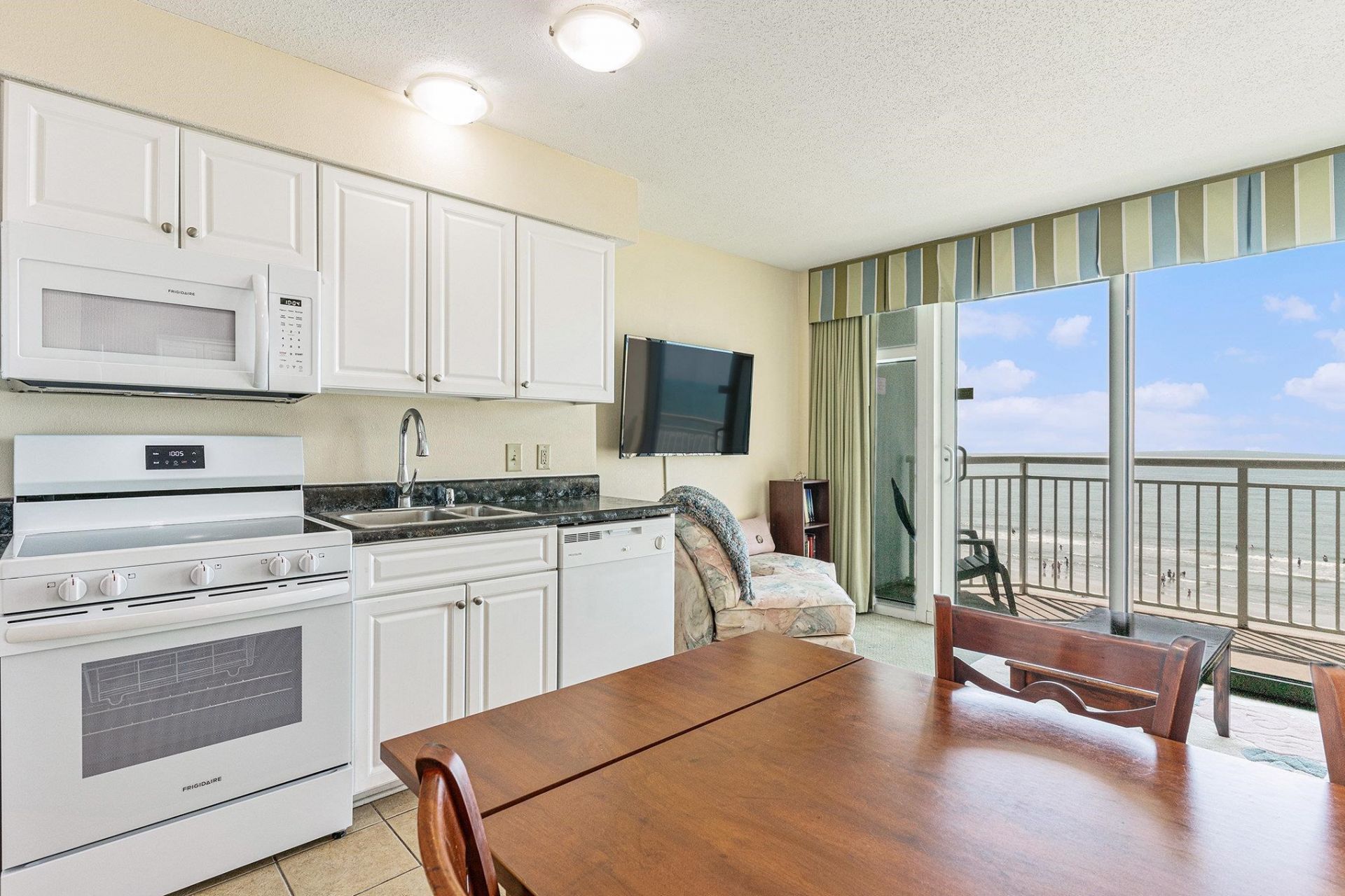 2501 S Ocean Blvd. Photo 4