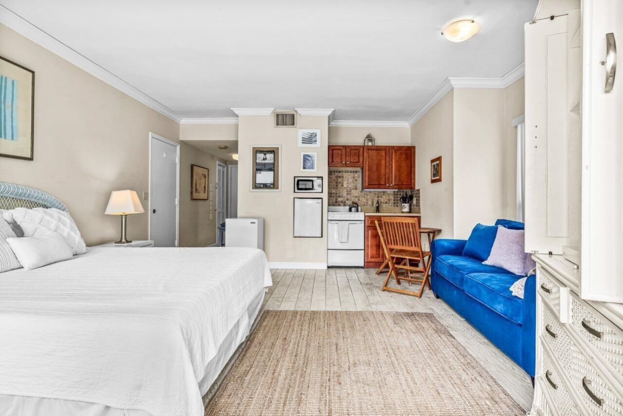 11863 Wimbledon Circle, Unit 432, Wellington, FL 33414 Photo