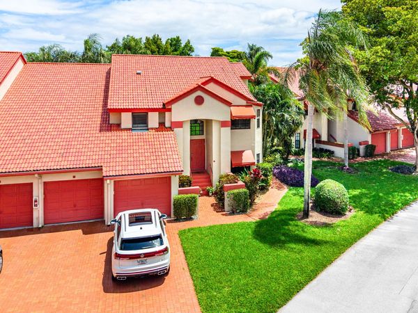7685 Lexington Club Boulevard, Unit B, Delray Beach, FL 33446