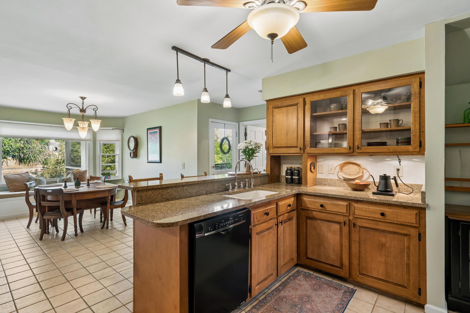 593 Marshgrass Boulevard Photo 9