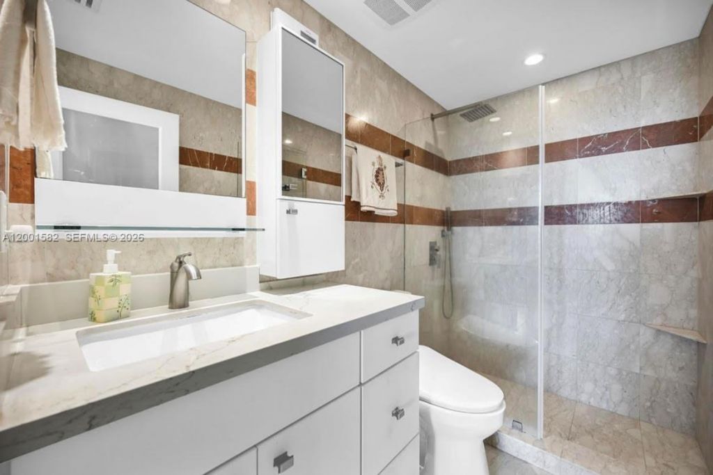 5601 Collins Ave, Unit 903, Miami Beach, FL 33140 Photo