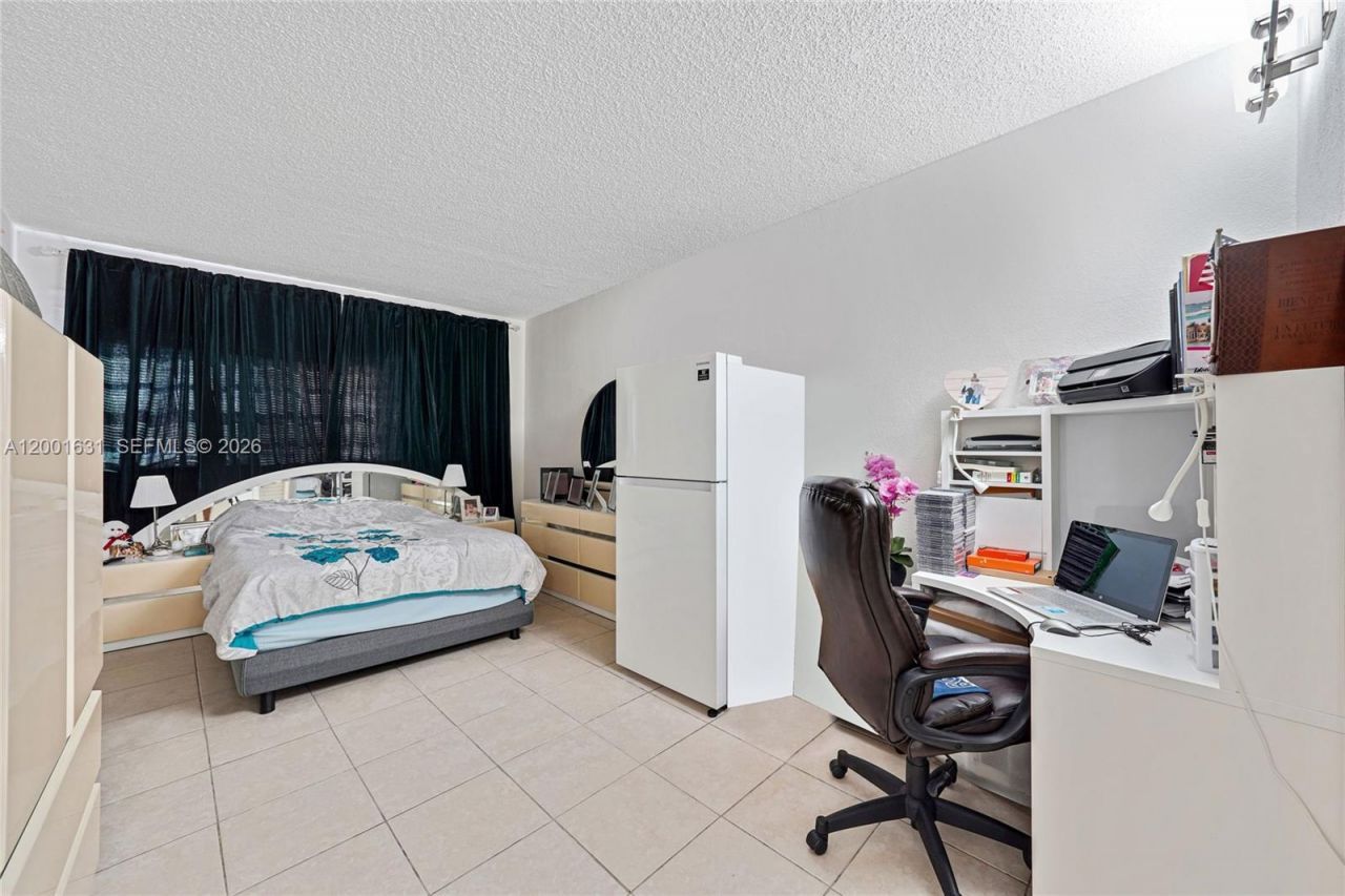 1305 W 53rd St, Unit 429, Hialeah, FL 33012 Photo