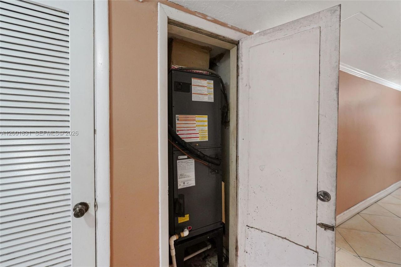 1305 W 53rd St, Unit 429, Hialeah, FL 33012 Photo