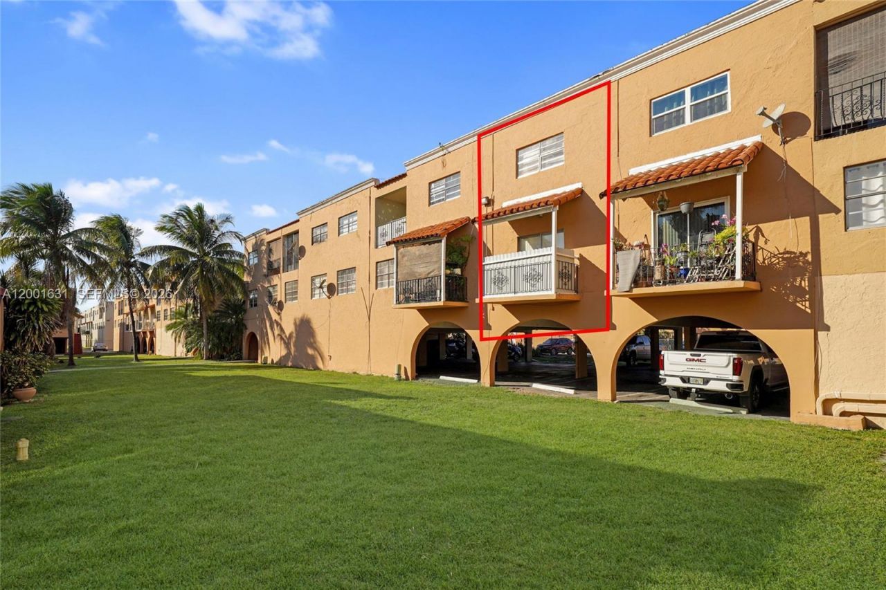 1305 W 53rd St, Unit 429, Hialeah, FL 33012 Photo