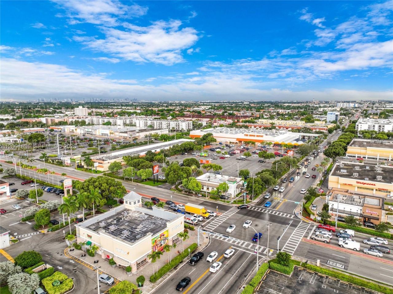 1305 W 53rd St, Unit 429, Hialeah, FL 33012 Photo