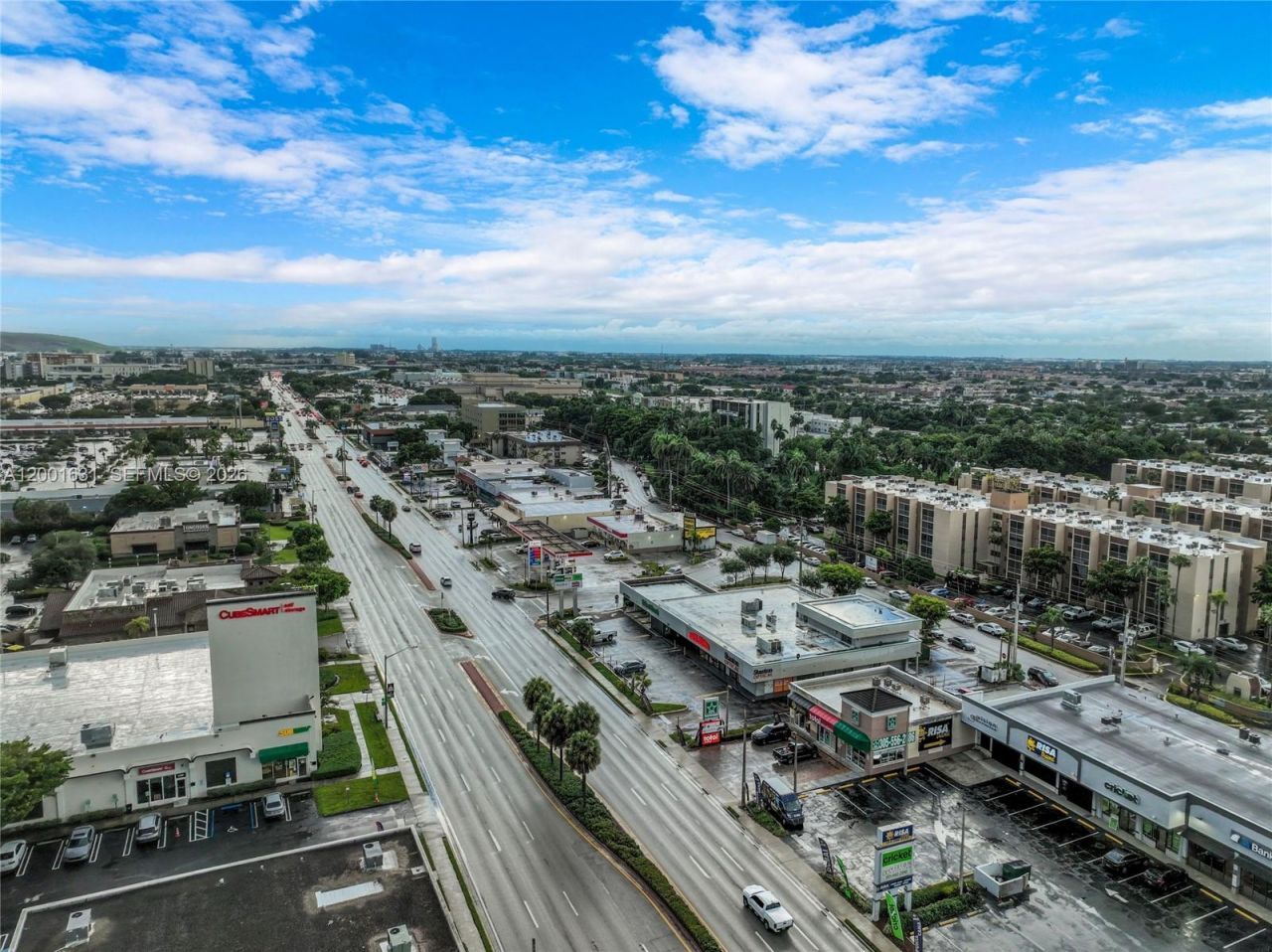 1305 W 53rd St, Unit 429, Hialeah, FL 33012 Photo