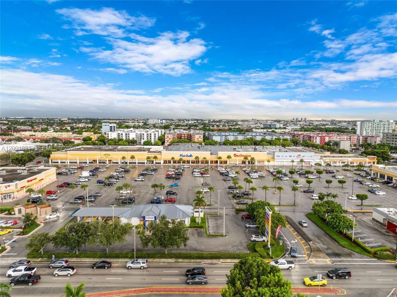 1305 W 53rd St, Unit 429, Hialeah, FL 33012 Photo