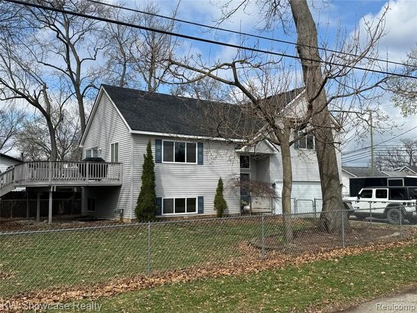 2365 Hartford Avenue, Waterford Twp, MI 48327